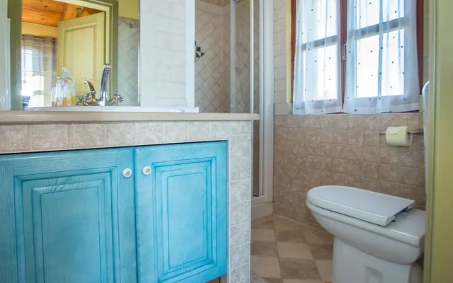 Quaint Holiday Home With Swimming Pool in Kaštelir