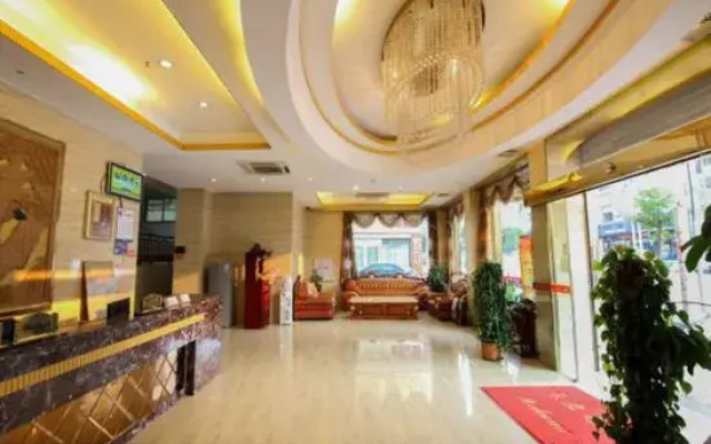 Crown Hotel (Putian Xianyou Bus Station Linan Food Street Store)