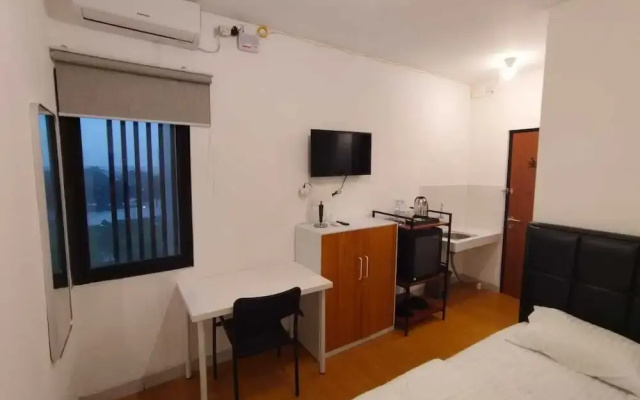 Golden Knight Suites | EcoHome Apartment