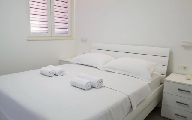 Plush Apartment in Imotski near Blue & Red Lakes