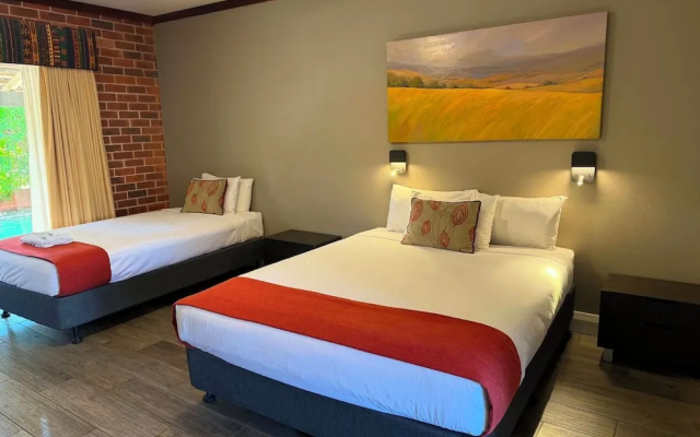 Rose & Crown Hotel – Guest Rooms – Perth