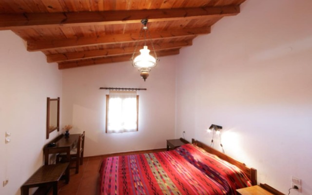 Fenareti Village House