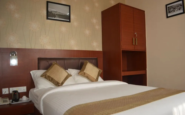 Emerald Suites By Kallate