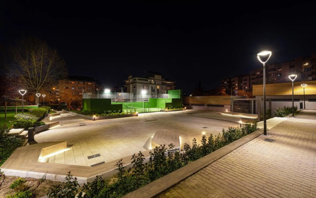 Premium Accomodation in La Rosaleda - Madrid