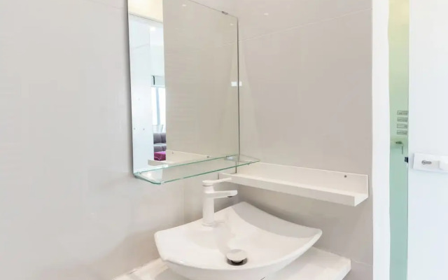 Marousi 2 Bd Luxury Living w Shared Pool