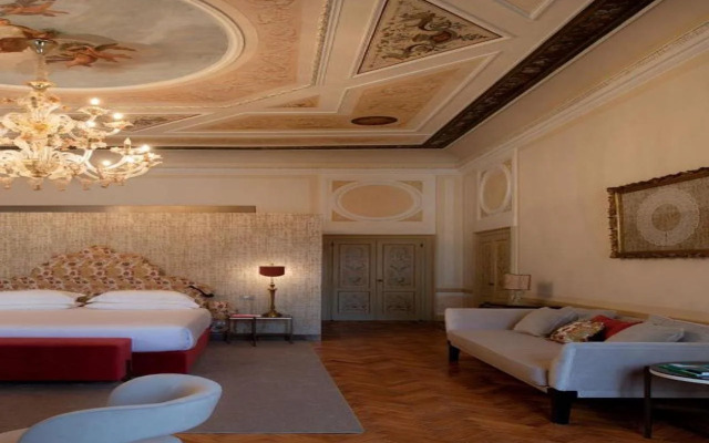 Eight Venezia