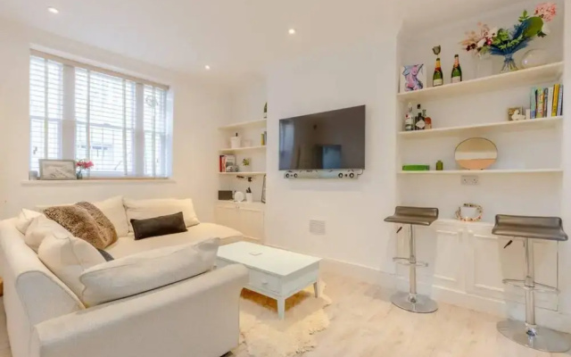 Stylish 1 Bedroom Apartment in Pimlico With Lovely Garden