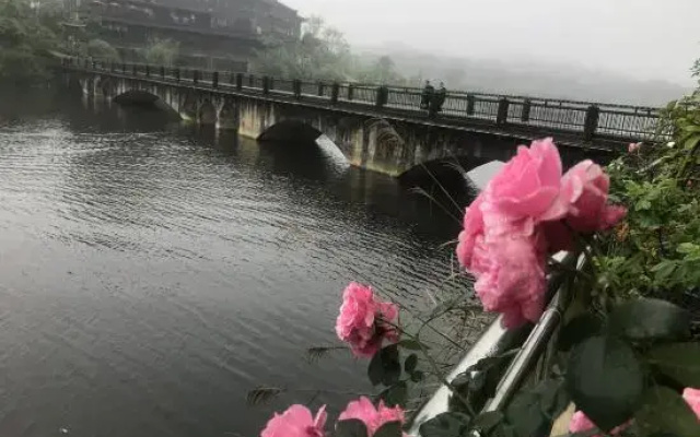 Tuta Yunxuan Hotel (Qiandongnan Danzhai Wanda Town)