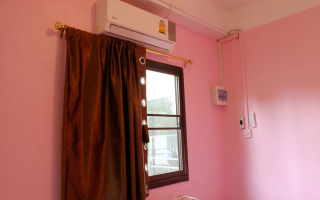 Chomlay Restaurant & Room for Rent