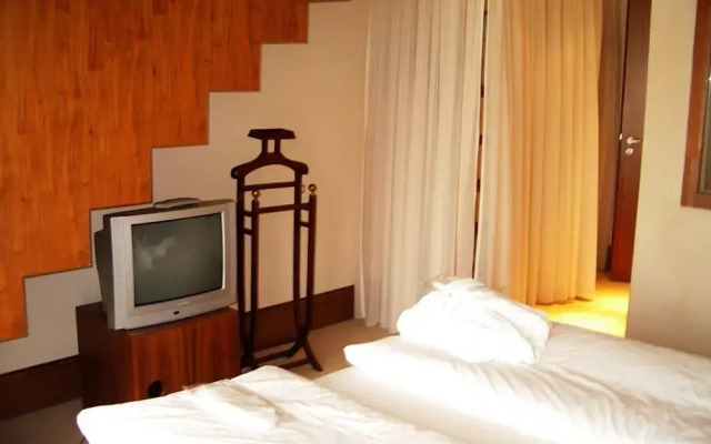 Seehotel am Neuklostersee