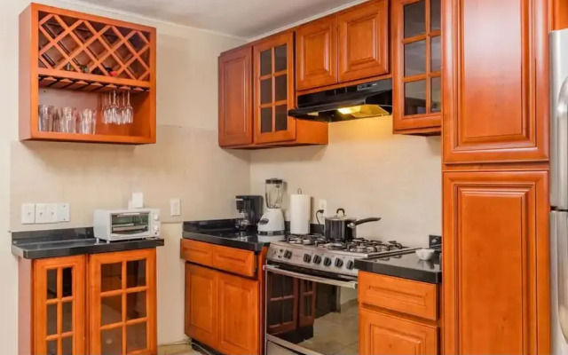 Beautiful 4BR 3BA Villa w Private Pool Jacuzzi