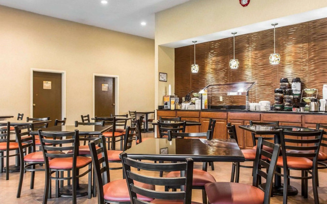 Quality Suites Hickory South