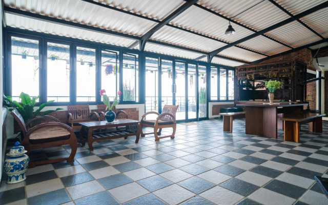 Urbanview Hotel Omah Anin Batu