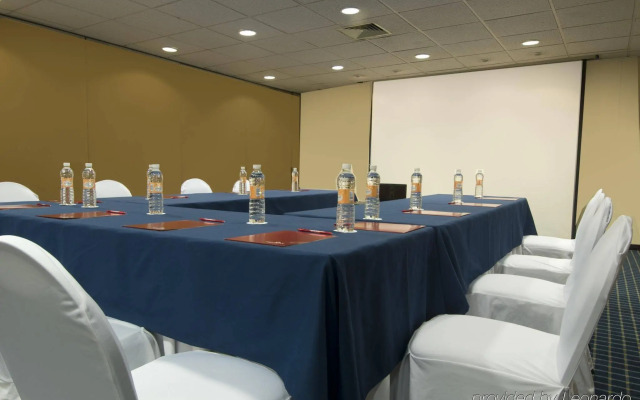 Fiesta Inn Express Perinorte