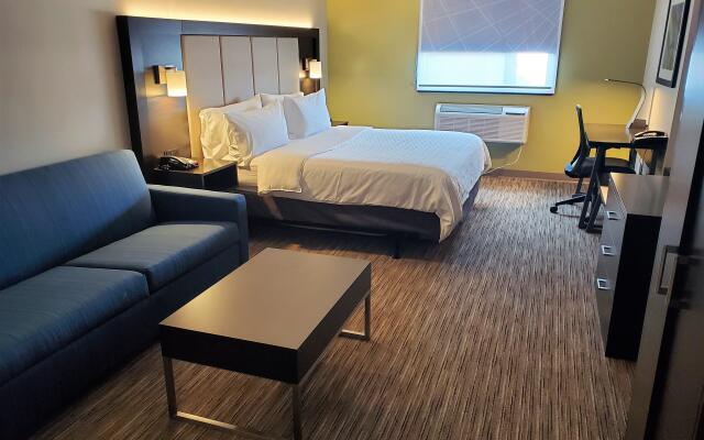 Holiday Inn Express Maspeth, an IHG Hotel