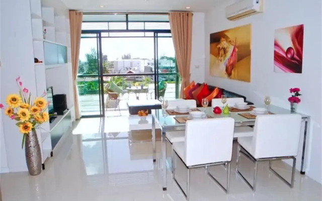 Kamala Regent 3 bedrooms apartment with rooftop pool