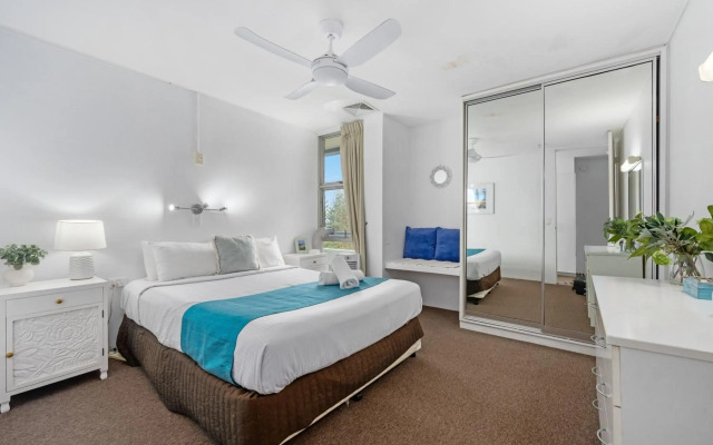 Hi Ho Beach Apartments