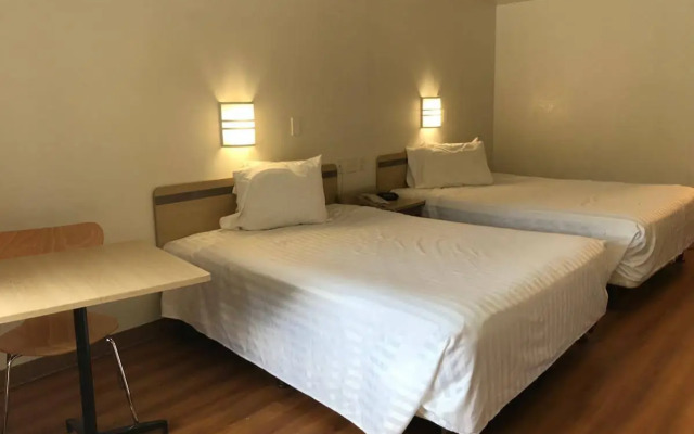 Travelodge by Wyndham Fayetteville