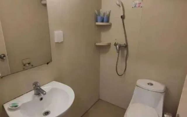 Future Hotel Xinyang Gongqu Road Branch