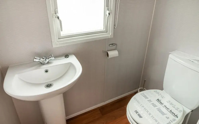 Simplistic Home in Hastings Near Old Town