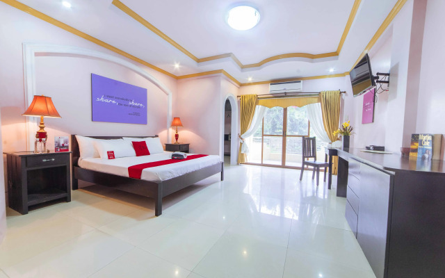 The Q Hotel by Reddoorz
