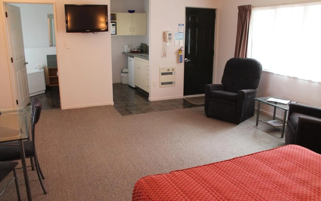 Riverview Motel