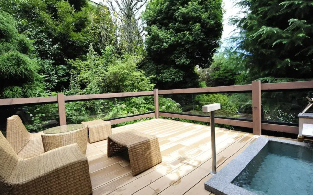 Yugawara Onsen Ashikari Ryokan