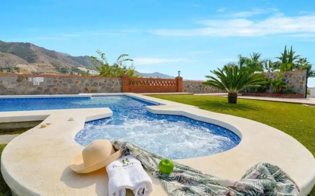 Villa Antonio Nerja by Ruralidays