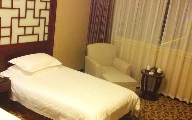 Huangmei Royal Hotel