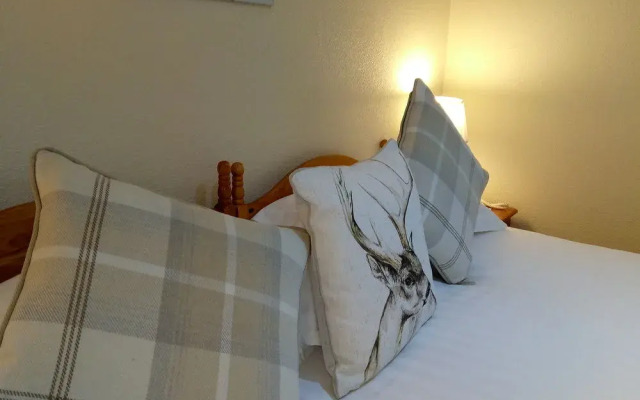 Robertson Arms Hotel