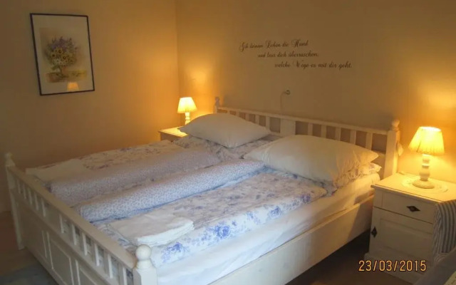 Pension Landhaus Ingrid B&B