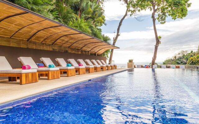 Los Altos Resort