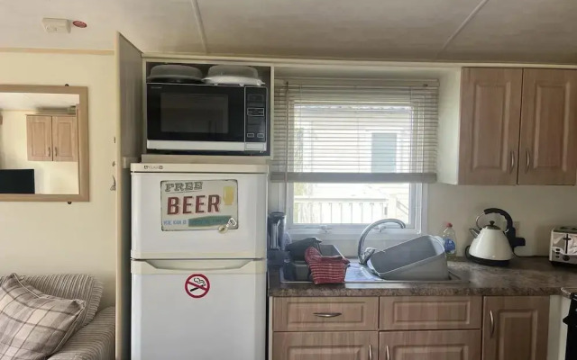Delightful 3 Bedroom Caravan With Decking Heacham