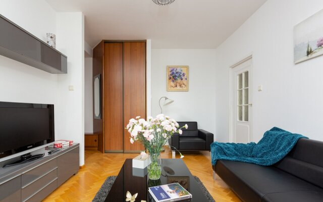 Krypska Apartment Warsaw by Renters