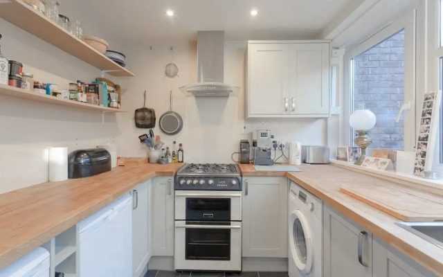 Spacious 1 Bedroom Flat in the Heart of Holloway