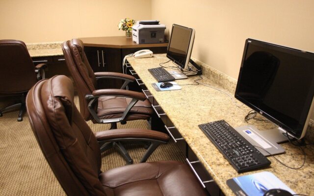 Delta Hotels by Marriott Huntington Mall