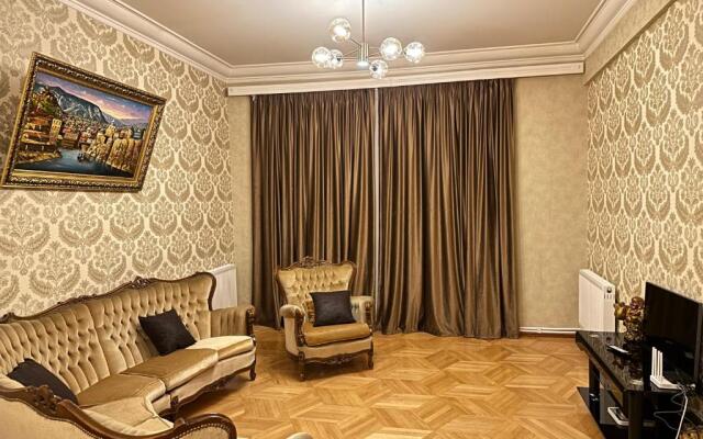 4 ROOM SUITE APARTMENT lN TBILISI CITY