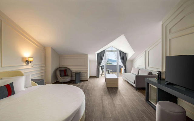 Tropical Deluxe Hotel