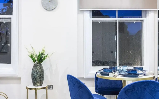 Billionaire Suites Kensington