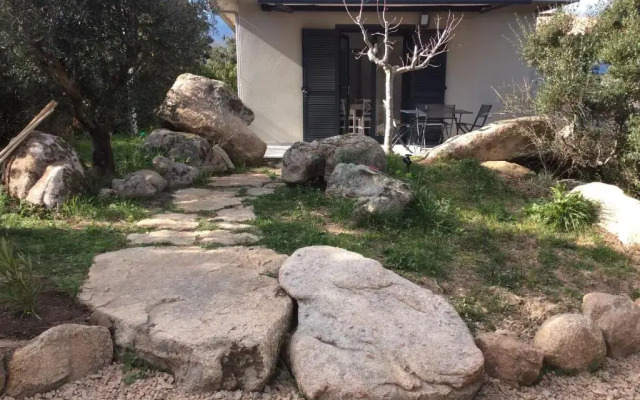 Coquet appartement indépendant entre mer et maquis