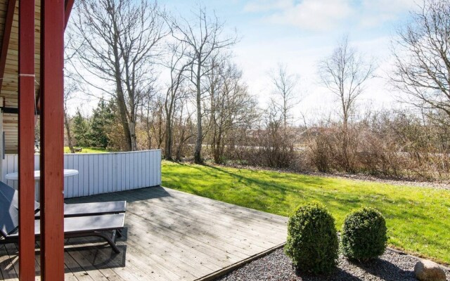 Pleasant Holiday Home in Hemmet near Sea
