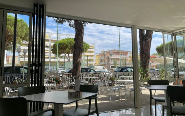 Petit Hotel