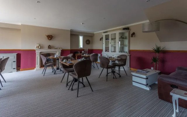 Braeburn Guest House / B&B