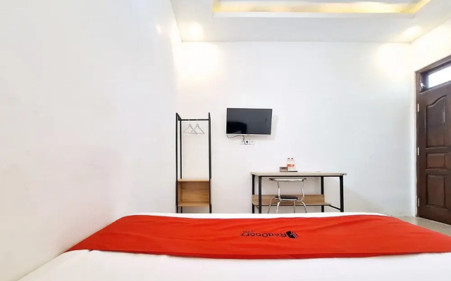 RedDoorz near Stasiun Kediri