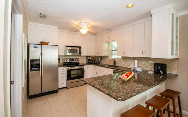 Beach Walk - 6250 Holmes #31