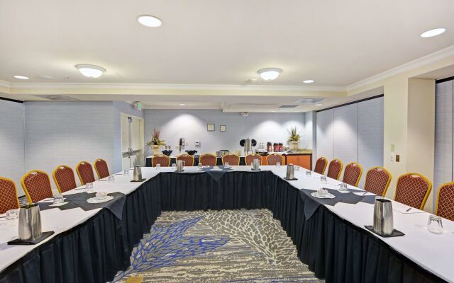 Embassy Suites by Hilton Valencia