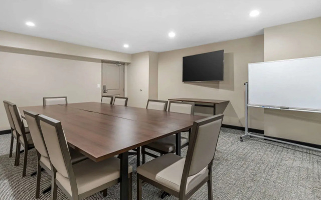 Country Inn & Suites by Radisson, Vallejo Napa Valley, CA