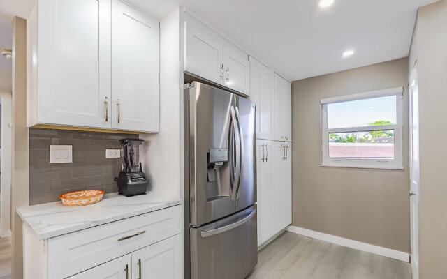 Siesta Breakers on Crescent Beach