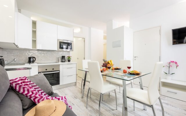 C104B Brand New Apartment, Elegant, Pool