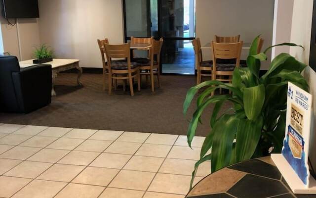 Super 8 Diberville Biloxi Area